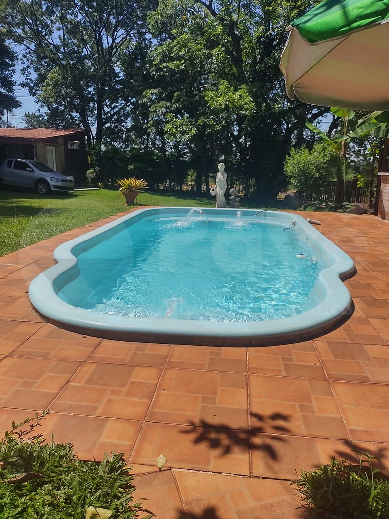 Chalés KatyArte com piscina em Oberá