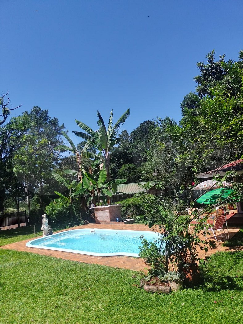 Chalés KatyArte com piscina em Oberá